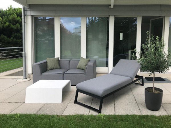 Amira Deluxe all-weather lounge